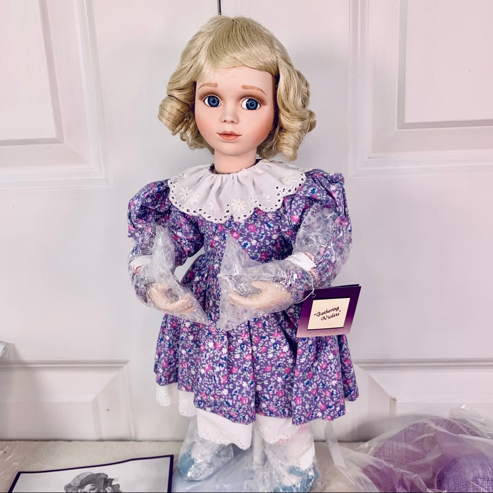 NEW Ashton Drake Galleries "Gathering Violets" Porcelain Doll - Picture 5 of 17